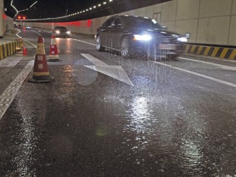 營盤路湘江隧道防水堵漏工程施工案例